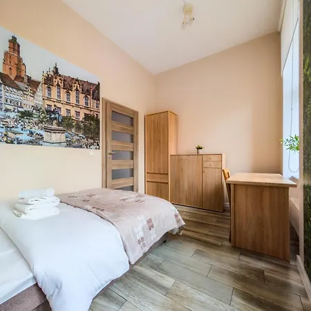 Апартаменты Glowny Comfort By Bookinghost Вроцлав