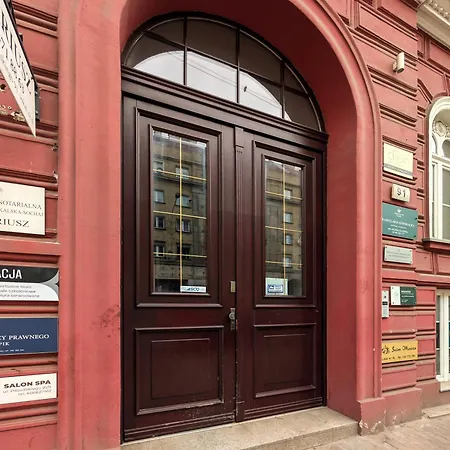 Glowny Comfort By Bookinghost *